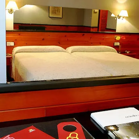 House Lomas 3* Oviedo