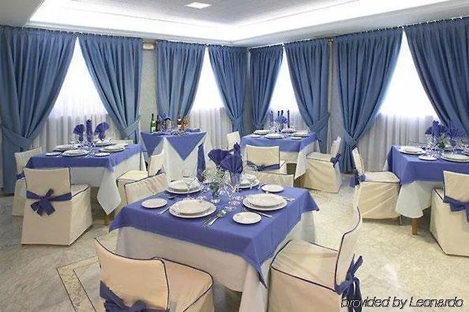 House Lomas 3* אוביידו