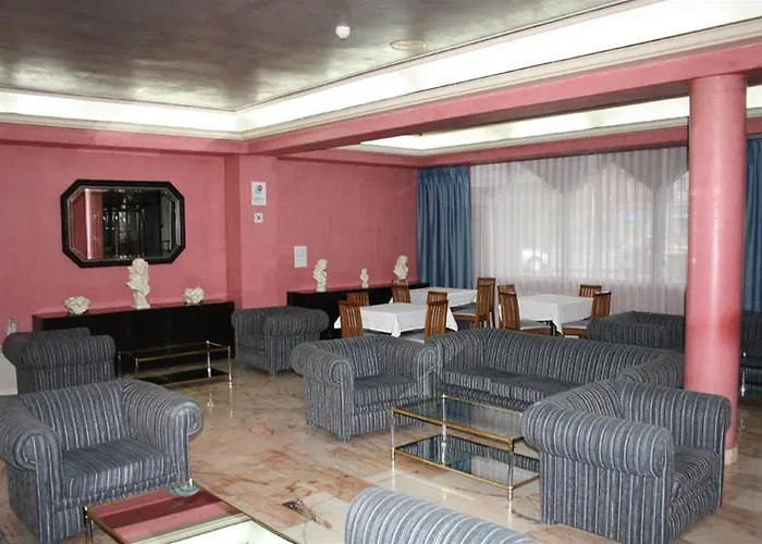 House Lomas מלון 3*